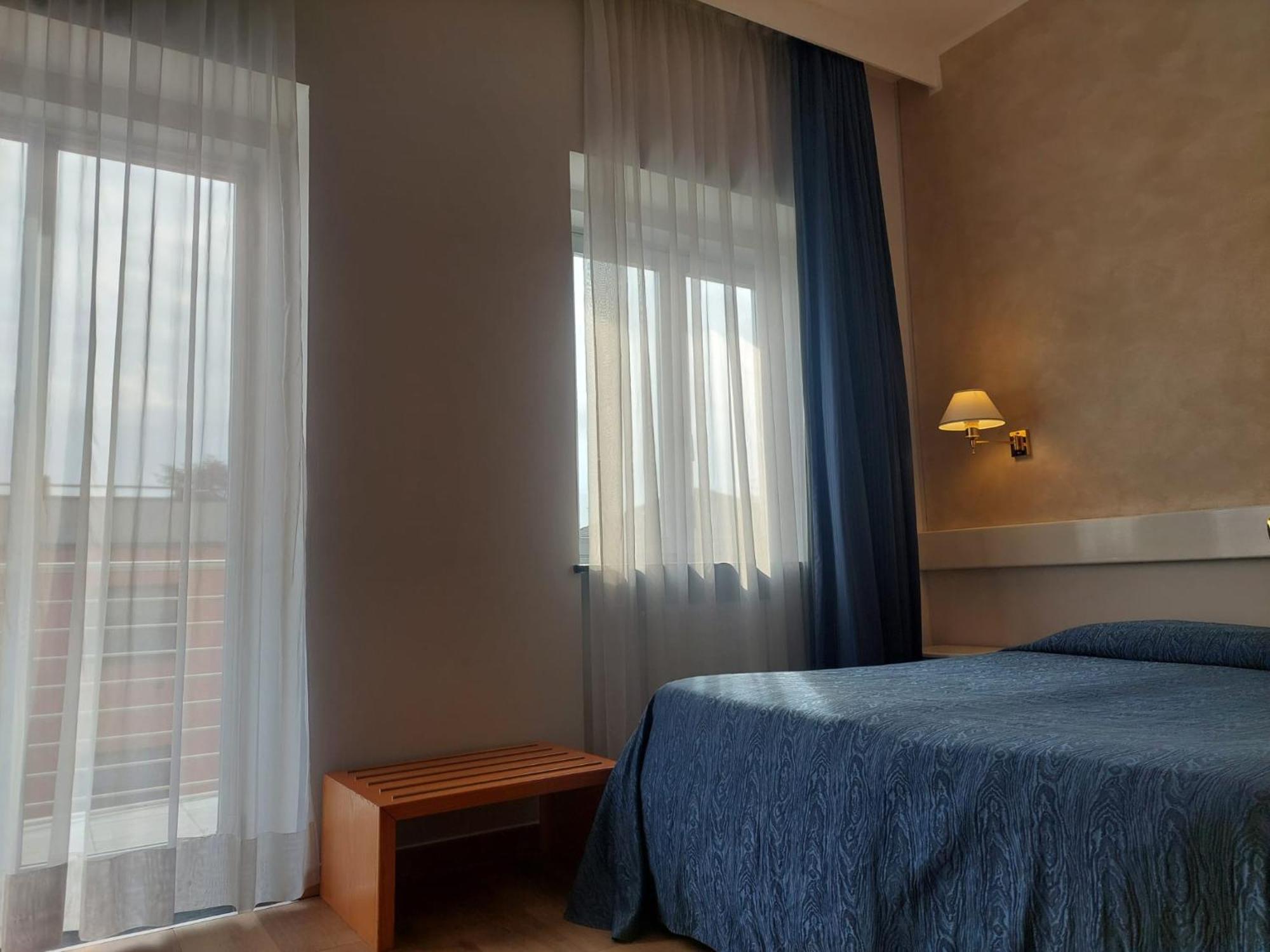 Eurohotel Пиаченца Екстериор снимка